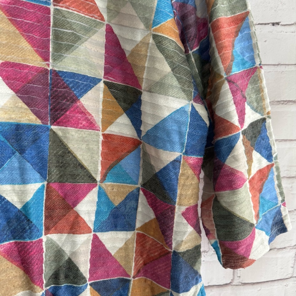 Colorful Geometric Patterned Top - Picture 3 of 6